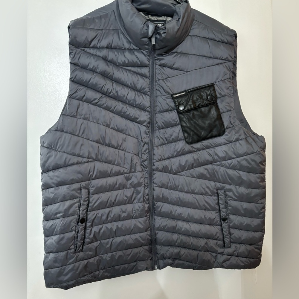 Men’s Down/Feathers Gray Quilted Puffer Layering Vest Size XXL Preppy